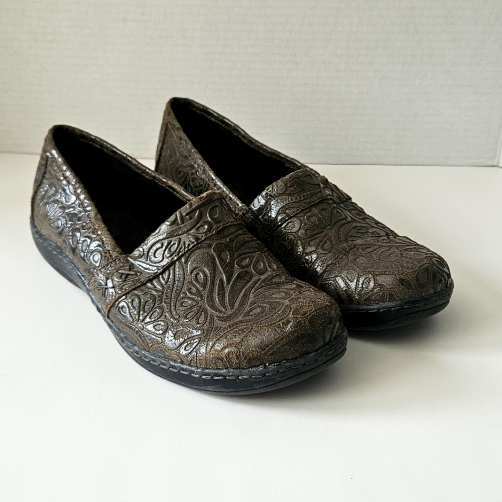 boc Howell Embossed‎ Leather Clog Size 9